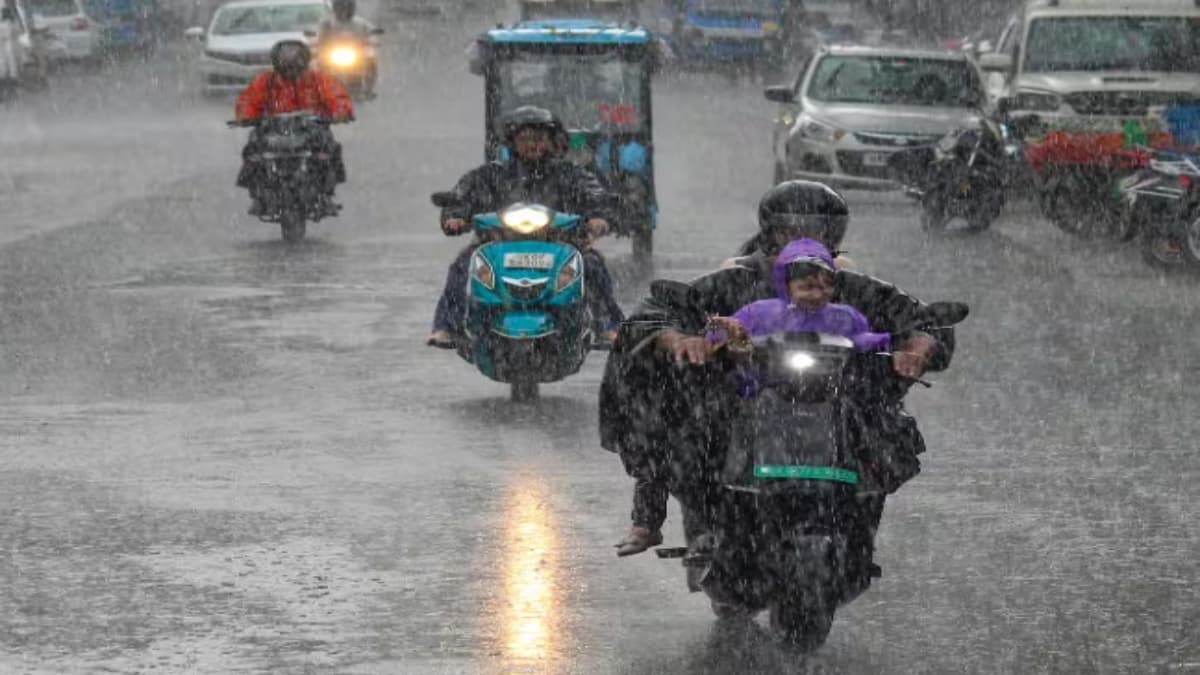 मानसूनी बारिश ने की गर्मी की छुट्टी, Delhi-NCR में आज भी बरसेंगे बदरा, जानें देशभर के मौसम का हाल