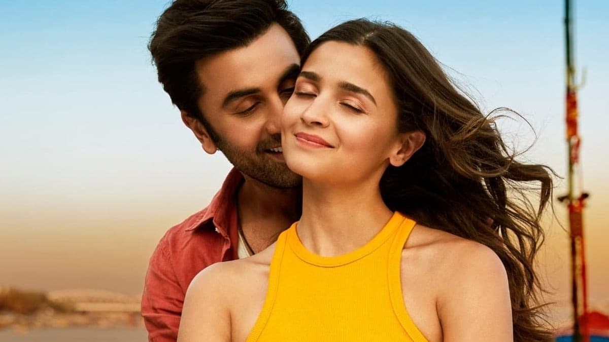 इन 4 रियल कपल ने रील लाइफ में खूब किया रोमांस, स्पेशल केमिस्ट्री के दीवाने हुए फैंस