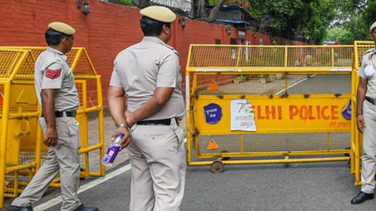 Delhi Bomb Threat: दिल्ली के स्कूल को फिर बम की धमकी, पैरेंट्स को भेजे गए ऑनलाइन क्लास के मैसेज