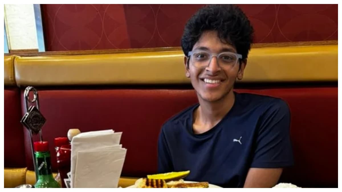 महीने के 35 लाख कमाता है 23 साल का यूट्यूबर, अब ईशान ने टिपिंग सिस्टम पर उठाए सवाल