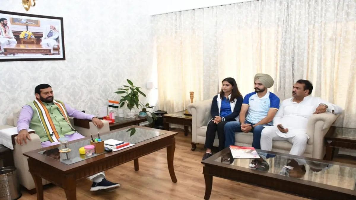 Paris में पदक जीतने के बाद सरकार से मिले नौकरी के 2 ऑफर, लेकिन एथलीट ने किया इनकार! क्या रही वजह?