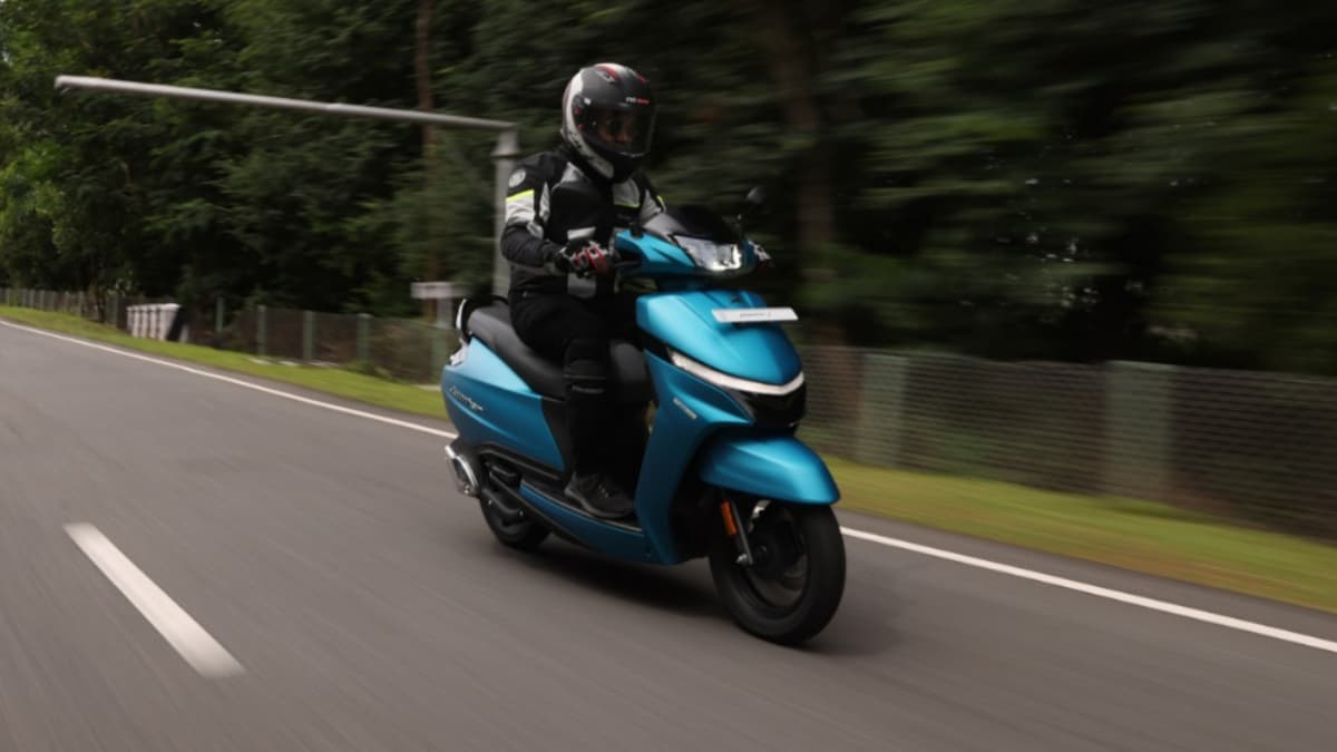 TVS Jupiter 110 Review: डिजाइन से लेकर परफॉर्मेंस में दम! होंडा एक्टिवा से एक कदम आगे
