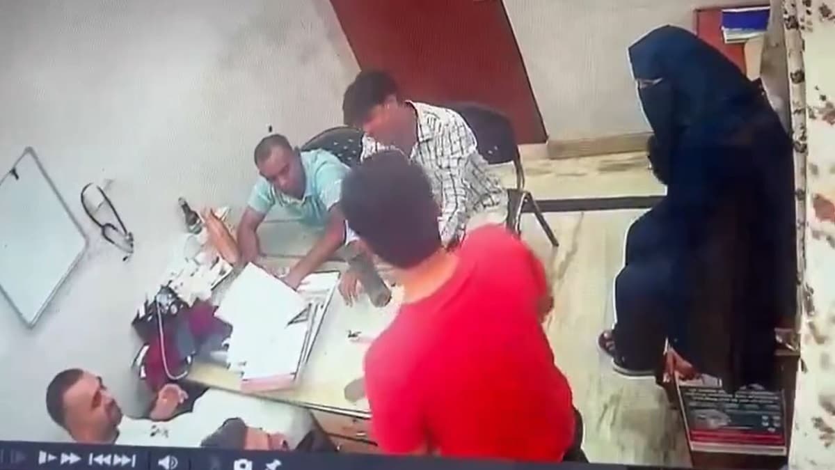 महिला मरीज ने रेप केस कराया, मांगे 10 लाख; अमरोहा के डॉक्टर की आपबीती सुन उड़ जाएंगे होश