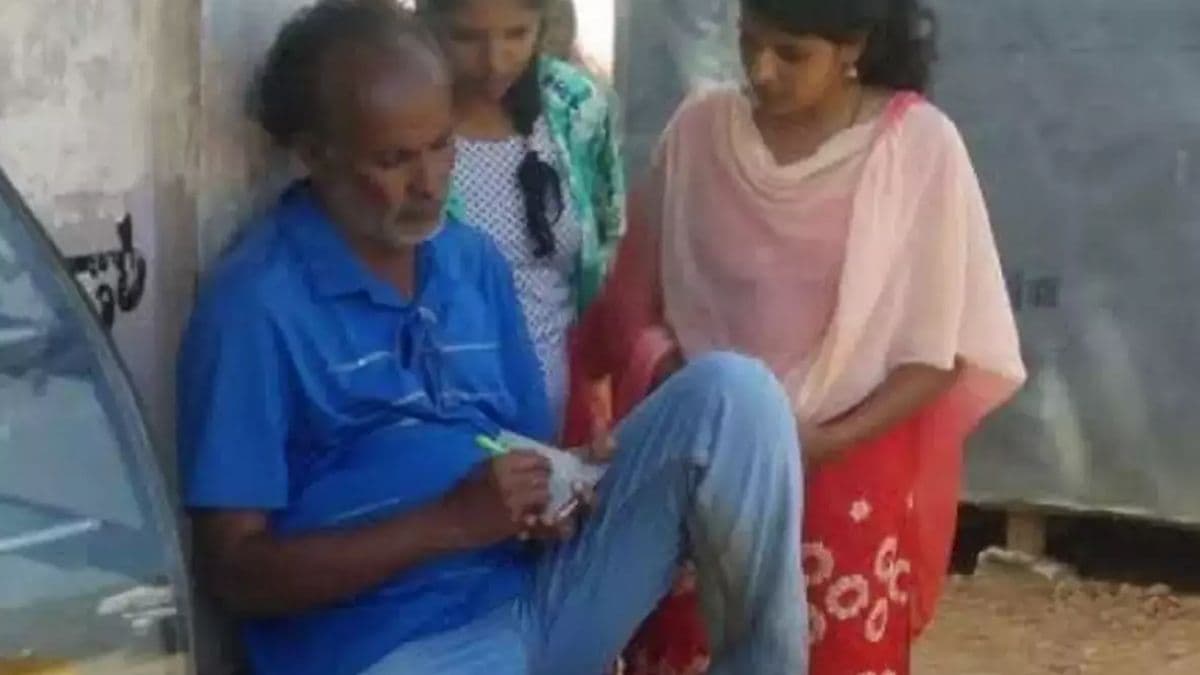 एक डॉक्टर ऐसा भी! 42 सालों से महज 5 रुपये में करता है इलाज, दूर-दूर से पहुंचते हैं मरीज
