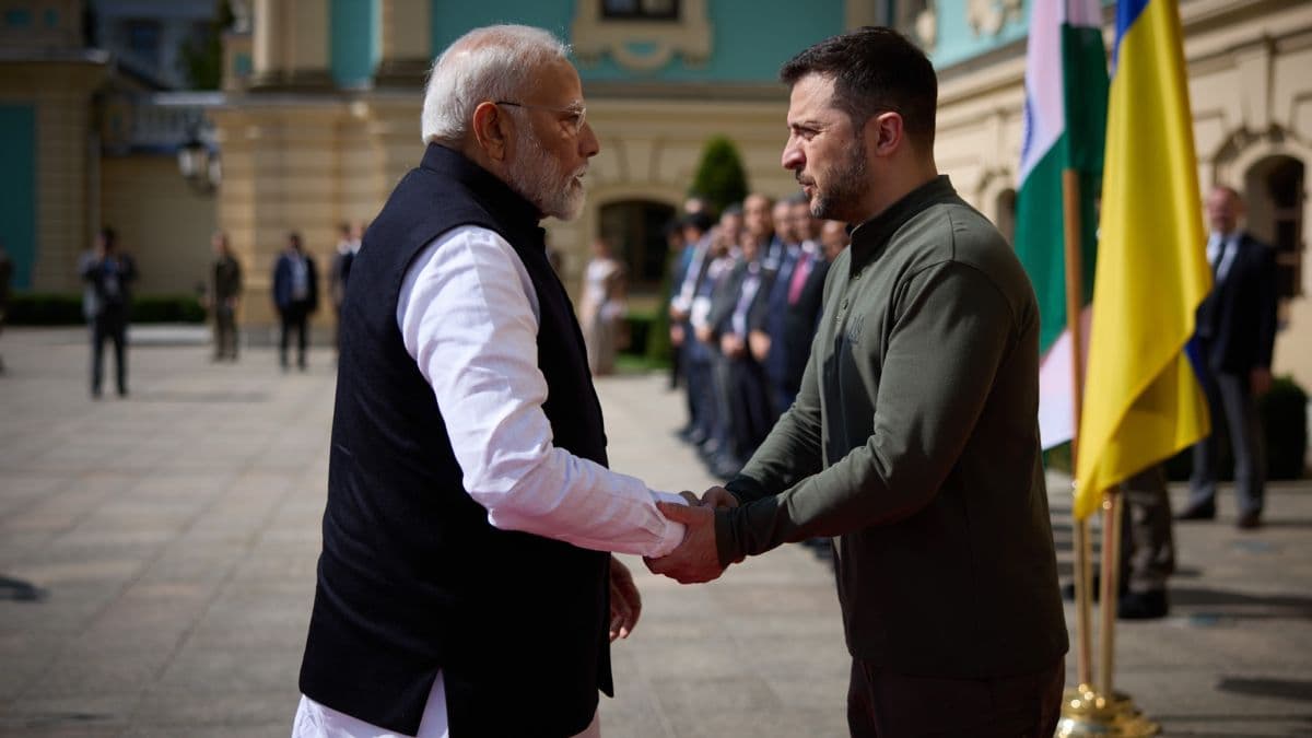 पीएम मोदी और जेलेंस्की ने किन मुद्दों पर की बात? सोशल मीडिया पर भी हुए दोनों के चर्चे