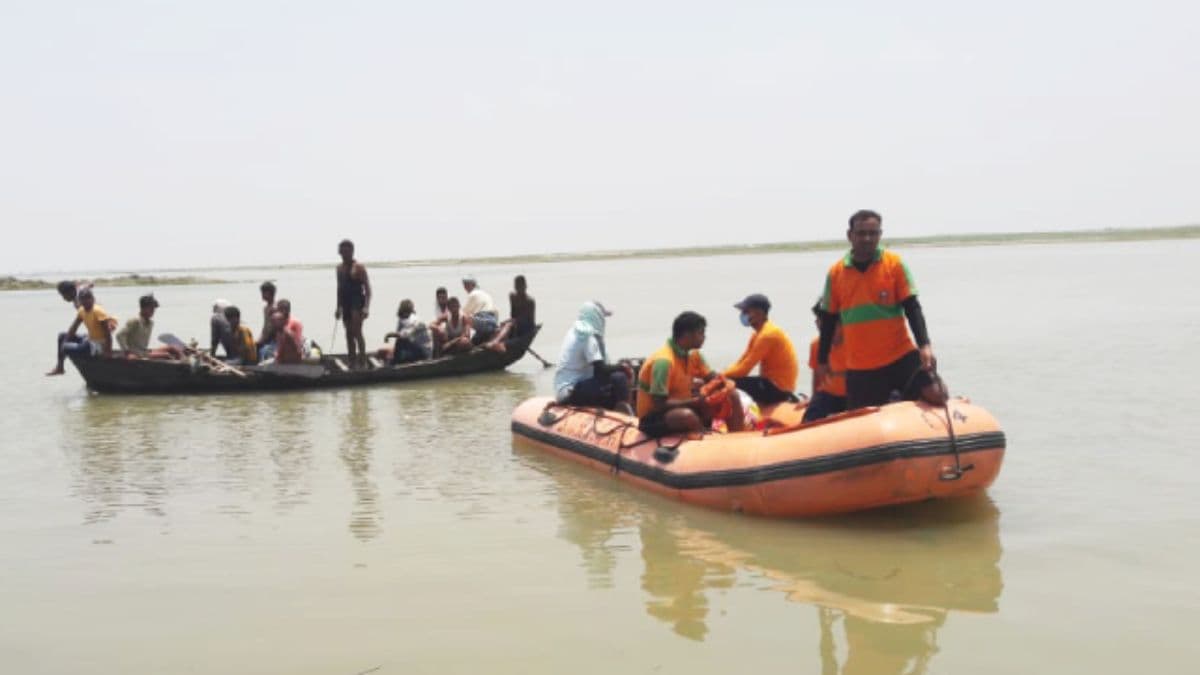 बिहार में आज छुट्टी पर 'यमराज', नाव पलटी, 6 लोग डूबे...बचा ली गई सभी की जान