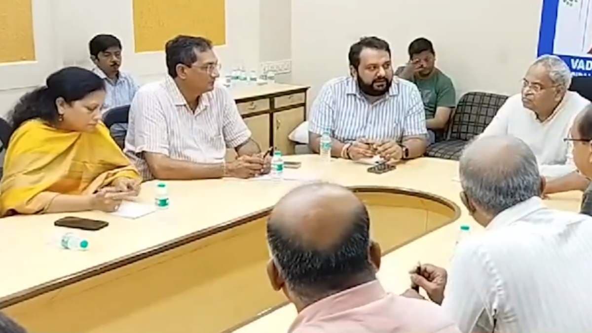वडोदरा में हुई नगर निगम की बैठक, लंबित कार्यों को लेकर अधिकारियों को दिए सख्त निर्देश
