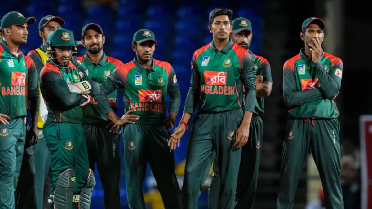 Bangladesh Violence: पूर्व कप्तान के बाद बाद एक और क्रिकेटर का घर फूंका