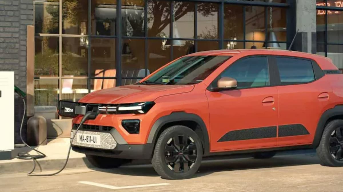 Renault ला रही है सबसे सस्ती इलेक्ट्रिक कार! 220km की रेंज के साथ Tiago EV को देगी टक्कर