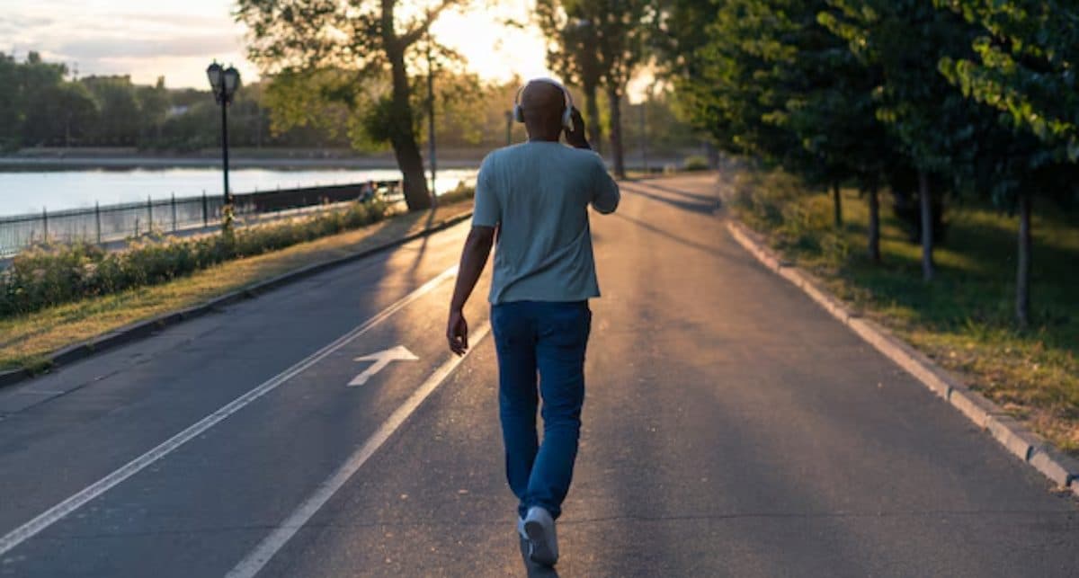 हर दिन 10,000 Steps चलने से क्या होगा? जानें सही समय और तरीका