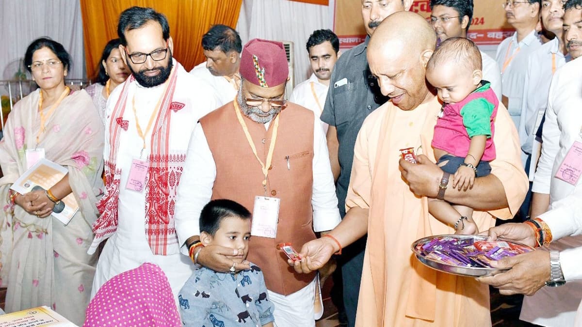यूपी में भेड़िया दिखे तो गोली मार दो, CM योगी का बड़ा ऐलान, हमले के बढ़ते केस देख उठाया कदम