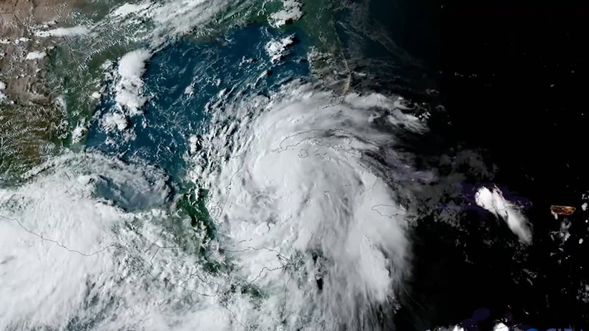 125KM स्पीड वाले तूफान, 300 से 500MM बारिश का अलर्ट...जानें Cyclone हेलेन को लेकर ताजा अपडेट
