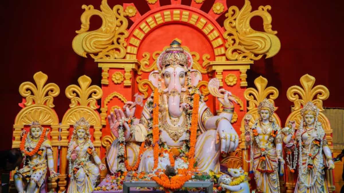 Ganesh Chaturthi 2024: दिल्ली में कहां लगेगा गणपति बप्पा का सबसे बड़ा पंडाल? यहां जानें सब कुछ
