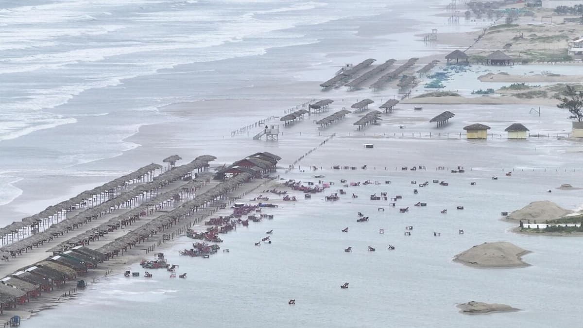 एक और चक्रवाती तूफान की दस्तक! Hurricane John समुद्र तट से टकराया, चल रहीं 195KM स्पीड वाली हवाएं