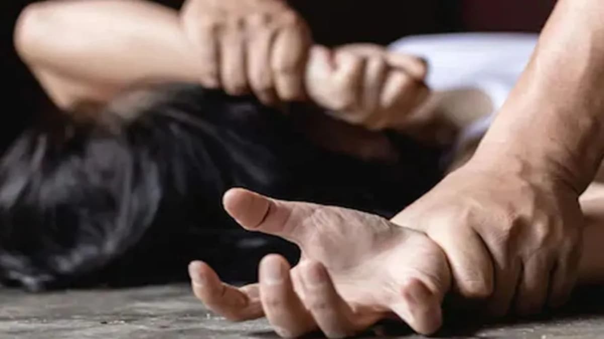 बंगाल में फिर डॉक्टर का 'रेपकांड', मरीज को बेहोश करके बार-बार लूटी आबरू, खींची तस्वीरें