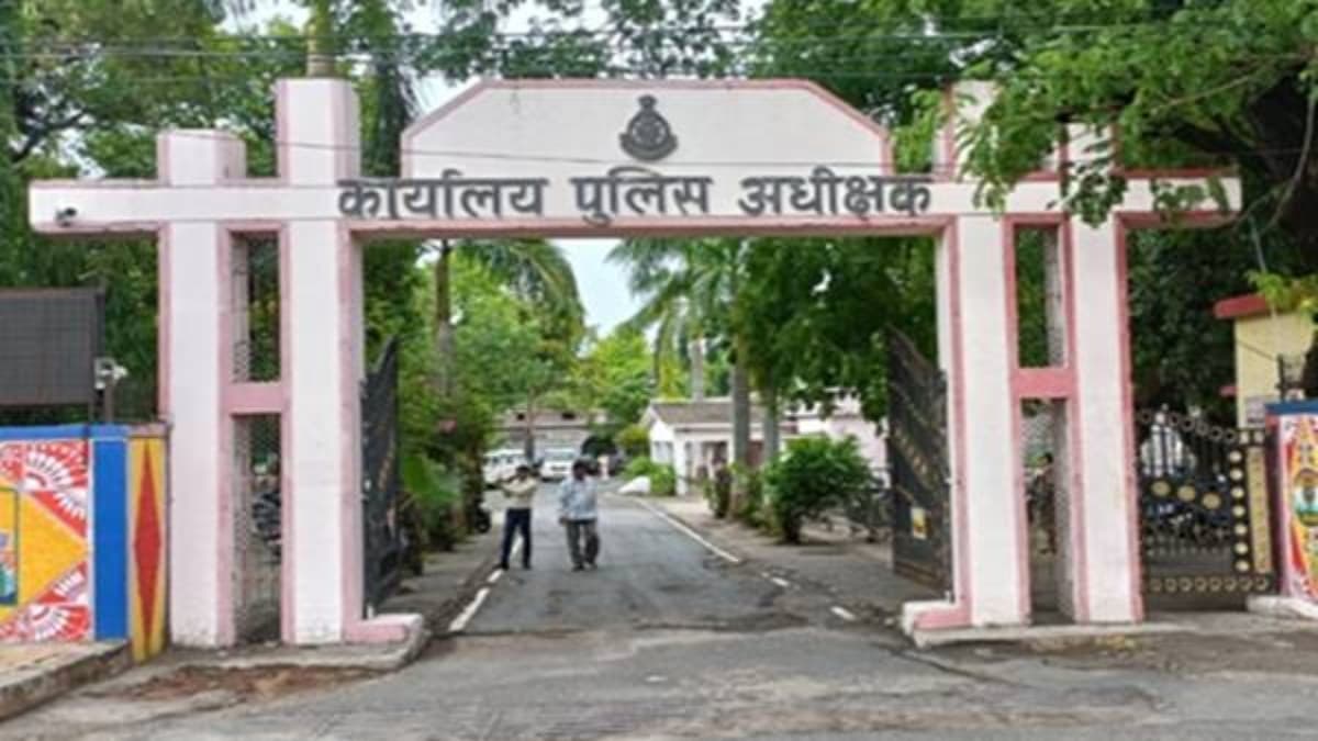 प्रिंसिपल अकेले में बुलाते, गंदी हरकत करते, जबलपुर में टीचर संग एकजुट हुईं छात्राएं