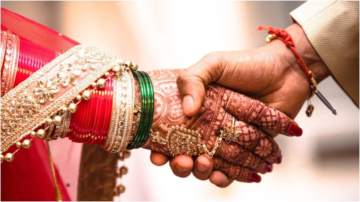 यह शख्स करता है शादियां बर्बाद करने का काम, दिसंबर तक बुकिंग फुल! थप्पड़ का एक्सट्रा चार्ज