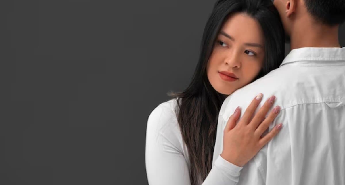 Relationship Tips: रिश्ते में दिखें ये 5 लक्षण तो ब्रेकअप ही बेहतर!