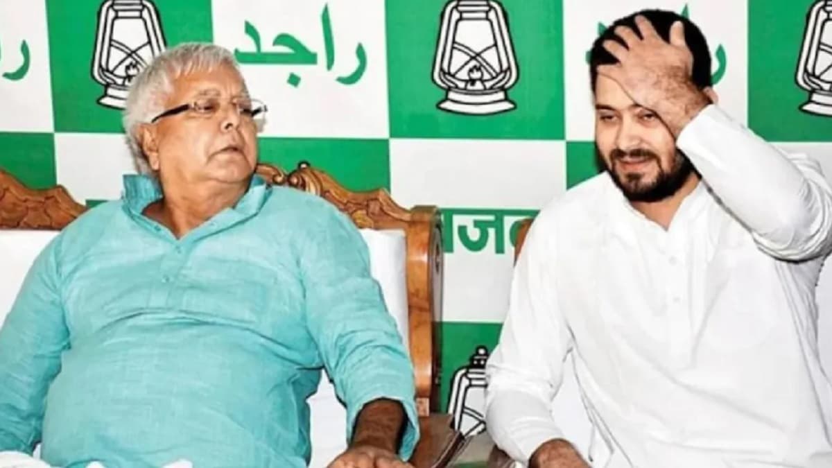 तेजस्वी यादव अब गमछा नहीं लहराएंगे! बिहार में RJD बदलेगी अपना स्टाइल, जानें क्या है लालू यादव का प्लान?