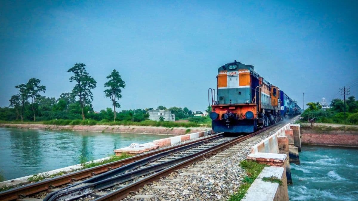 रेलवे का सबसे छोटा रूट, जहां 9 मिनट में तय होती है 3 किमी की दूरी, किराया 60 रुपये