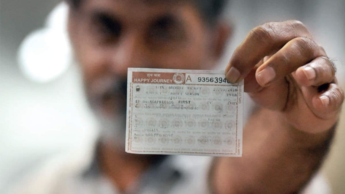 रेलवे के 90% यात्री इस सुविधा से अनजान, Season Ticket क्या? जो पैसेंजर्स के लिए फायदेमंद