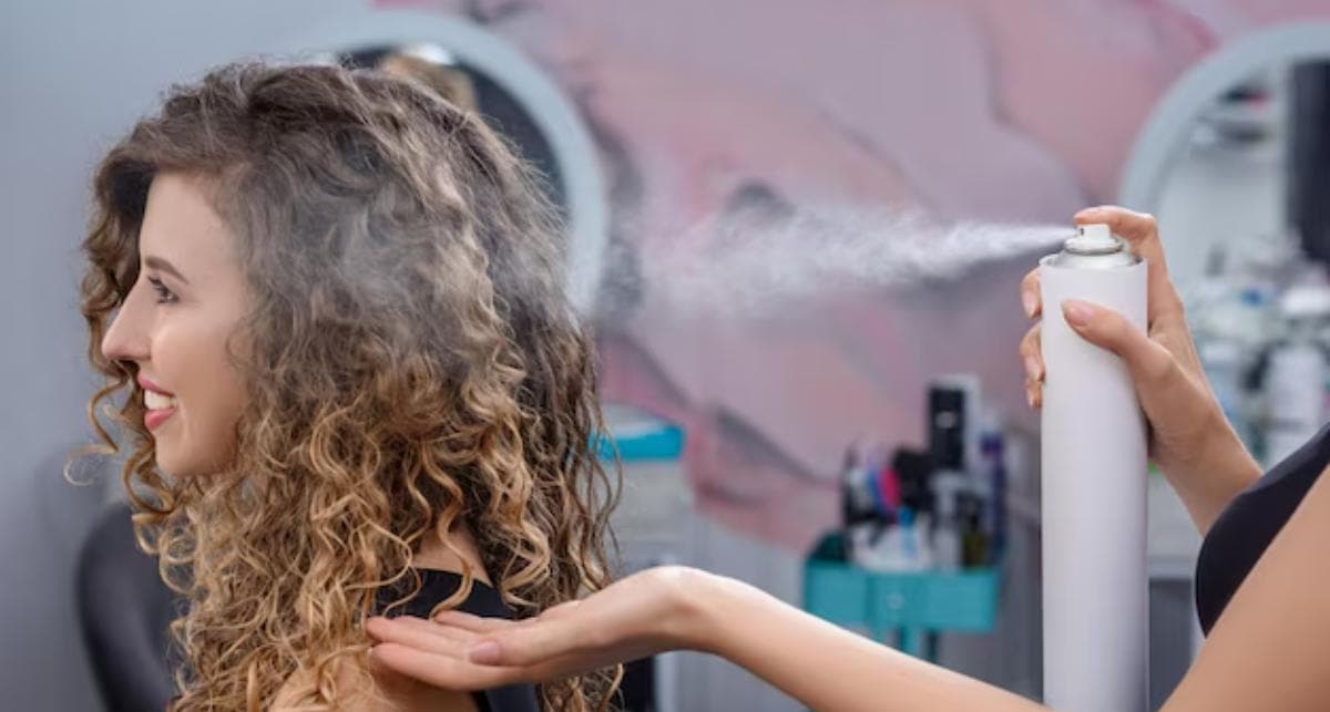 Hair Spray Side Effects: हेयरस्प्रे कर सकता है बाल खराब, नुकसान जानकर हेयरस्टाइल बनवाने का सोचेंगे भी नहीं