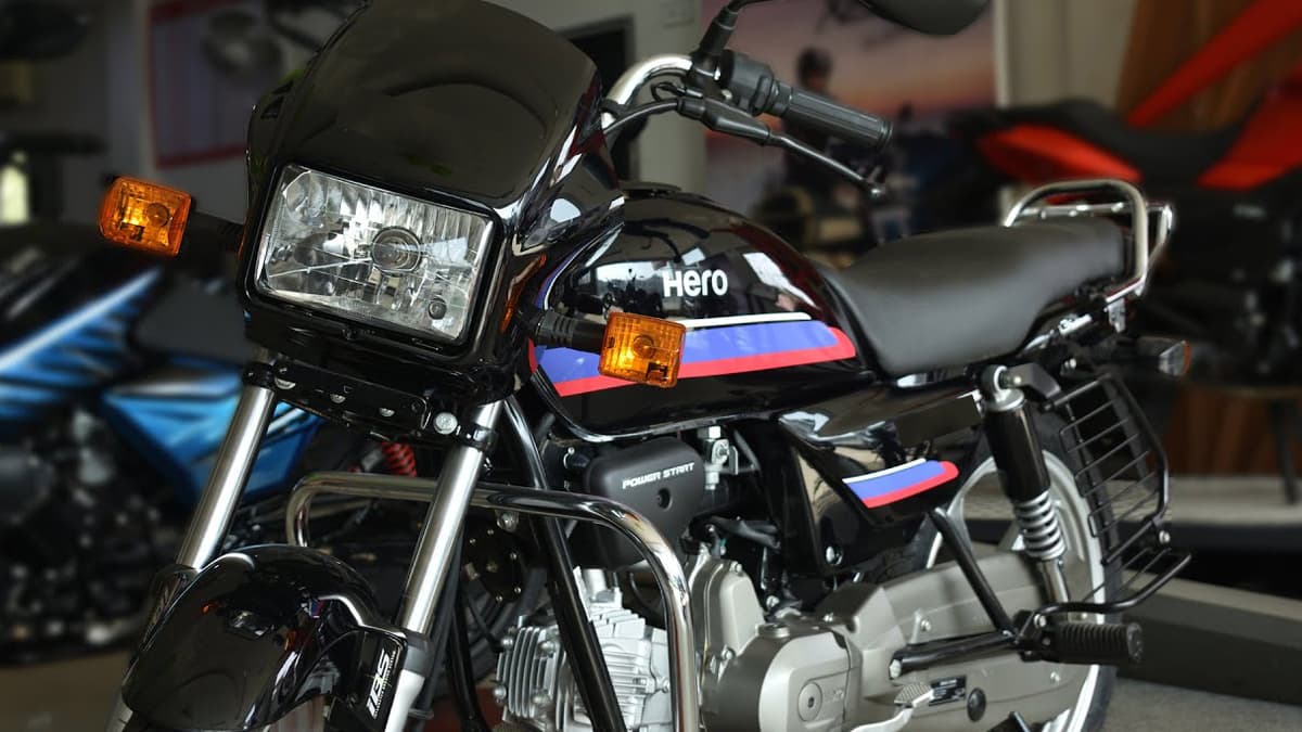 30 दिन में 2.94 लाख लोगों ने खरीदी ये बाइक, Pulsar और TVS Raider को छोड़ा पीछे