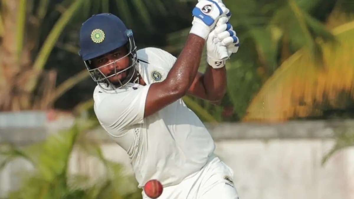 Duleep Trophy 2024: संजू सैमसन का फ्लॉप शो जारी, सिर्फ 5 रन बनाकर बने गुमनाम गेंदबाज का शिकार
