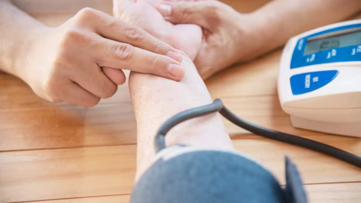 Low BP की समस्या भी बन सकती है मौत का कारण! पहचानें शुरुआती संकेत