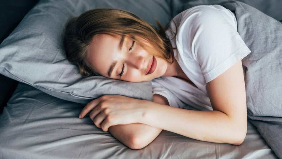 Sleepmaxxing क्या है? सेहत के लिए ये ट्रेंड फायदेमंद या नहीं? जानें क्या कहते हैं एक्सपर्ट