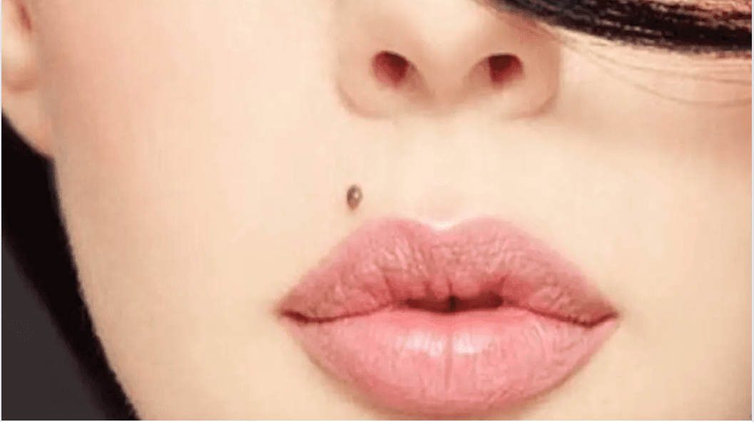 samudrik shastra know the meaning of mole on women body