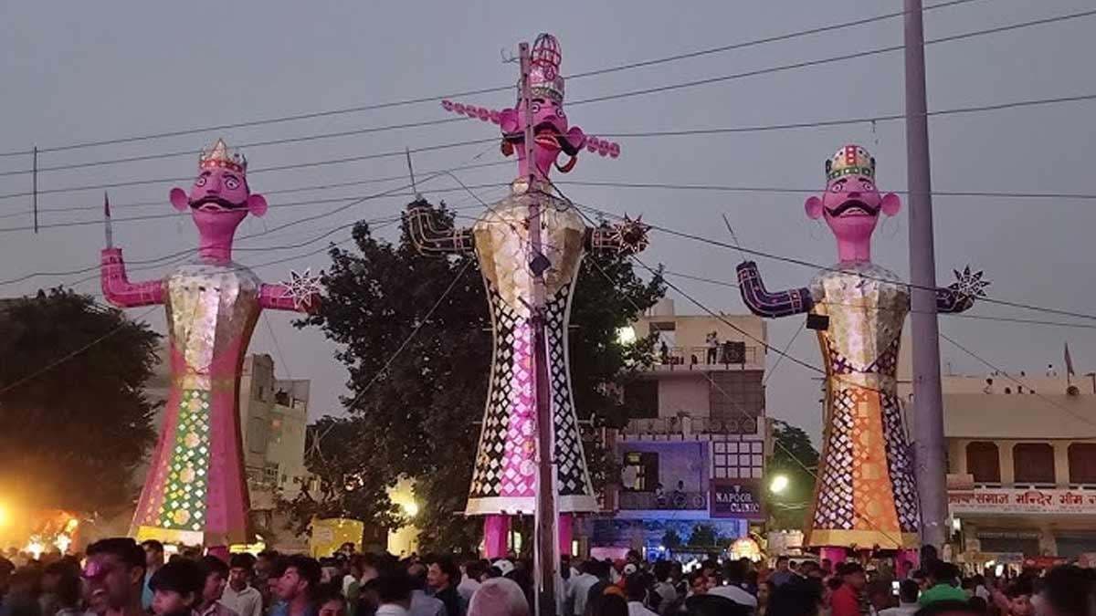 यूपी के इस जिले में 5 दिन तक मारा जाता है रावण, पान खिलाने की भी अनोखी परंपरा; जानें वजह