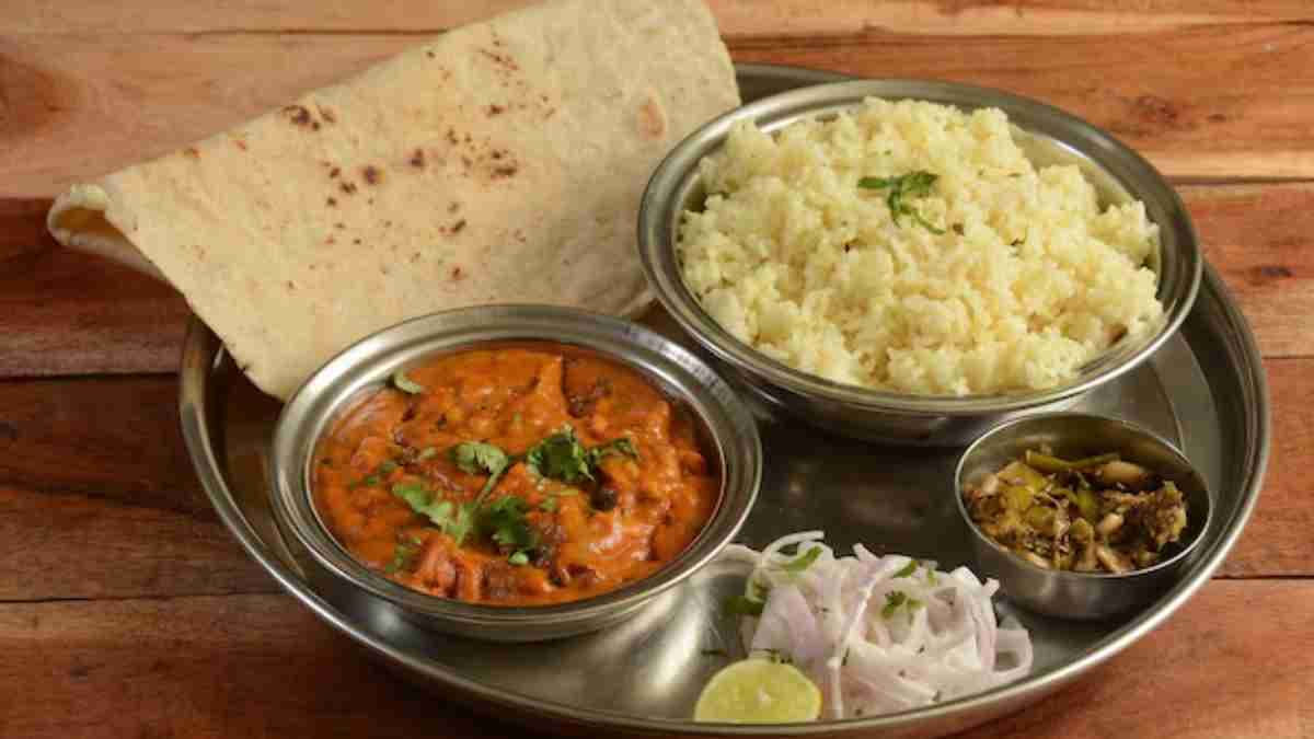 रोटी या चावल, लंच के लिए बेहतर ऑप्शन क्या? जान लें दोनों के फायदे