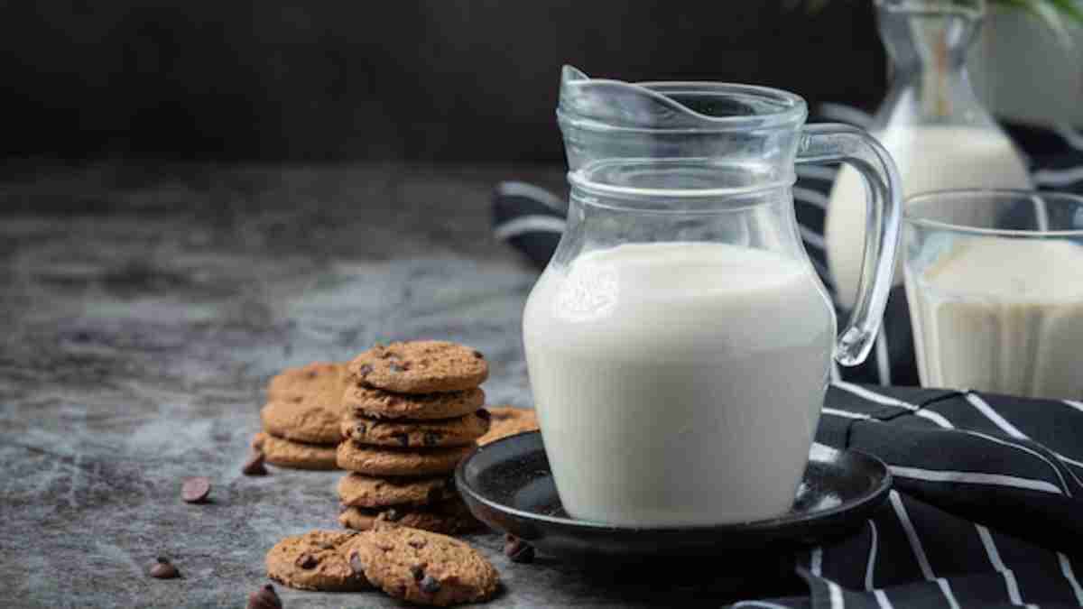 दूध में मिलाएं ये एक चीज, शरीर को मिलेंगे ये 5 अद्भुत फायदे
