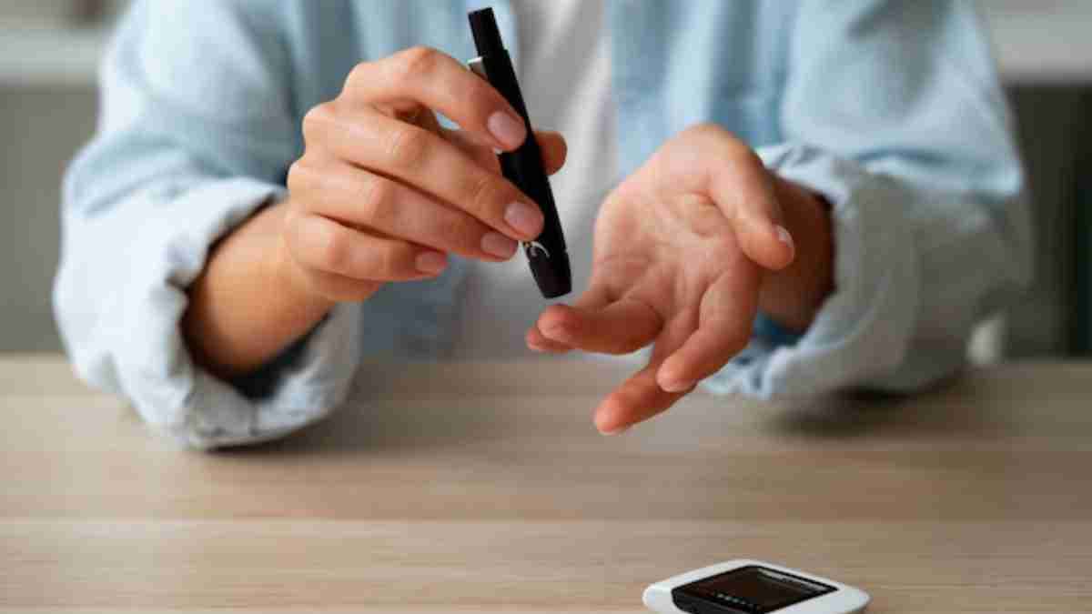 Diabetic Retinopathy: आंखों से खून निकलना भी है डायबिटीज का संकेत! जानें क्या है DR