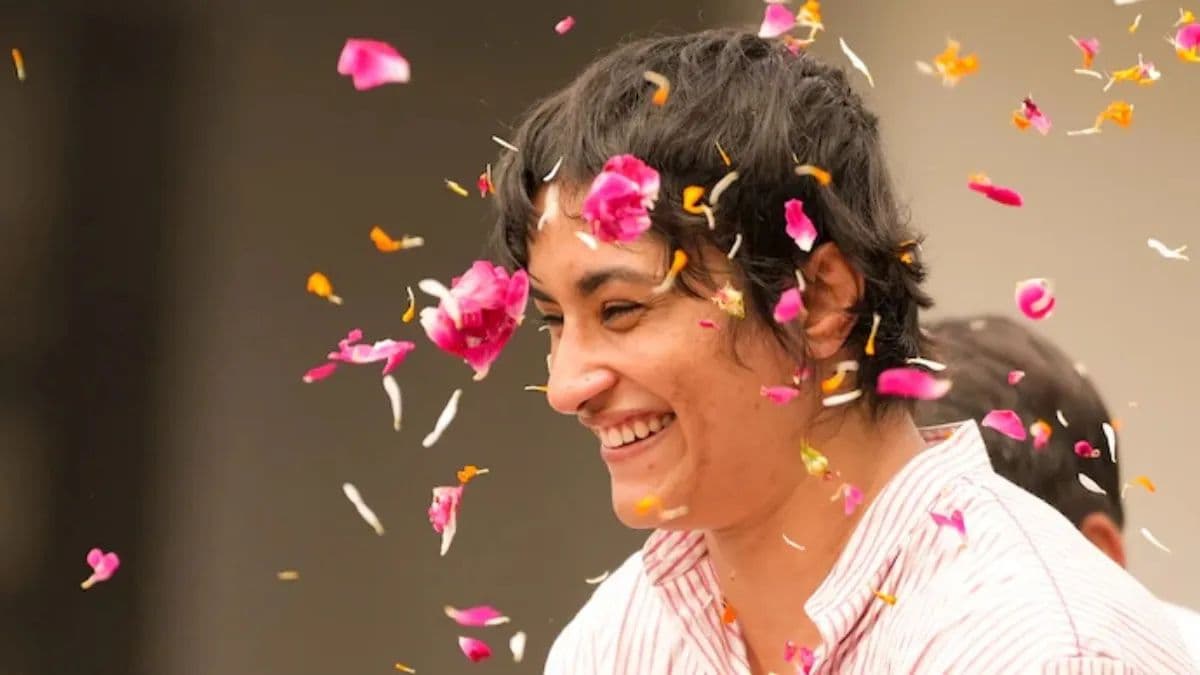 Vinesh Phogat Net Worth: कितने करोड़ की मालकिन हैं रेसलर विनेश फोगाट, सैलरी से लेकर संपत्ति तक जानें सारी डीटेल