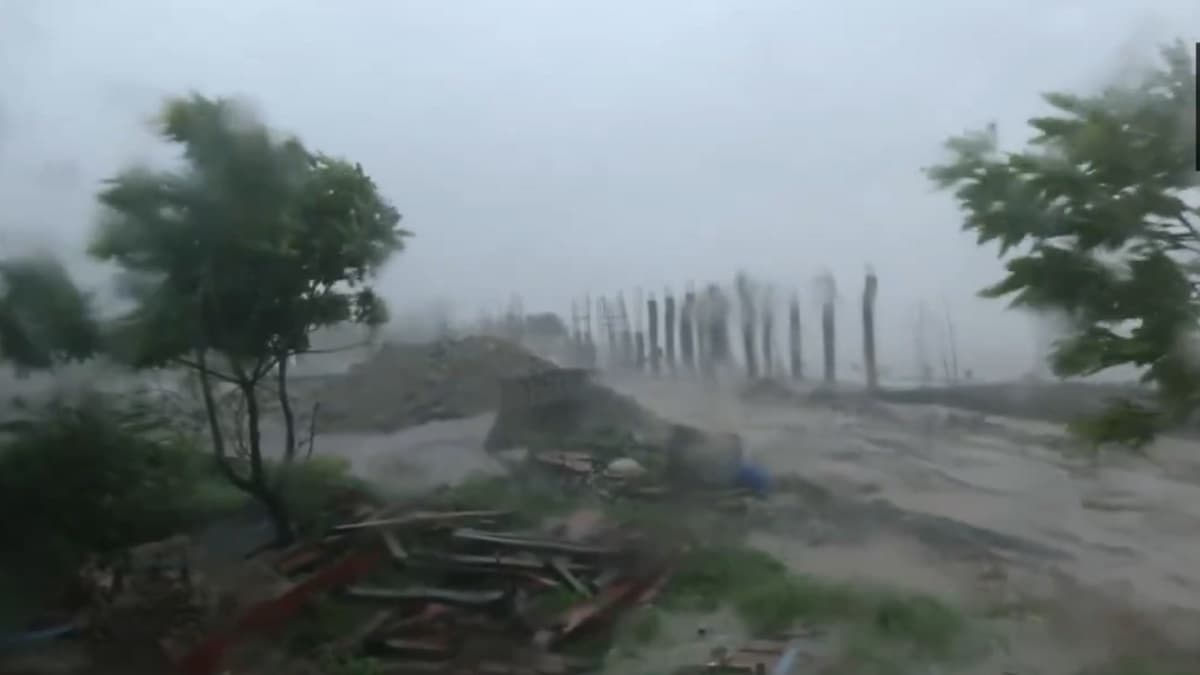 Cyclone Dana: भीषण तूफान 7 राज्यों में मचा सकता है तबाही, जानें किस राज्य में कैसा रहेगा असर?