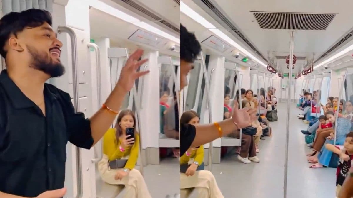 Video: Delhi Metro में गूंजे मां के भजन तो वायरल हुआ वीडियो