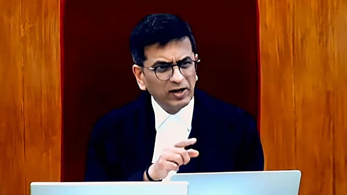 वकील की इस गलती पर भड़क गए सीजेआई डीवाई चंद्रचूड़, बोले- जाकर वेबसाइट चेक करो