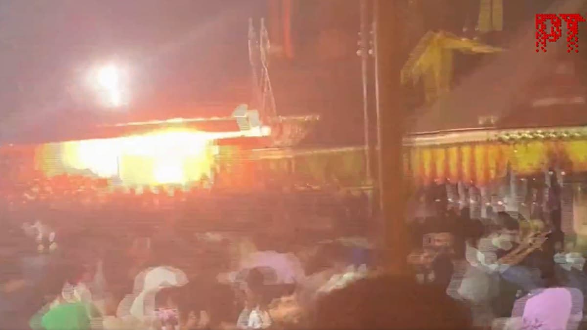 पटाखों में विस्फोट से भीषण अग्निकांड; 150 लोग बुरी तरह झुलसे, केरल में मंदिर उत्सव में हादसा