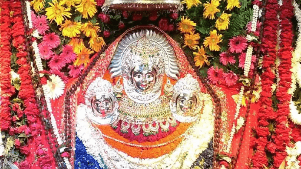 Mata Lakshmi Mandir story: दिवाली के दिन इस मंदिर में माता के दर्शन मात्र से ही पूरी हो जाती है सारी मनोकमना!