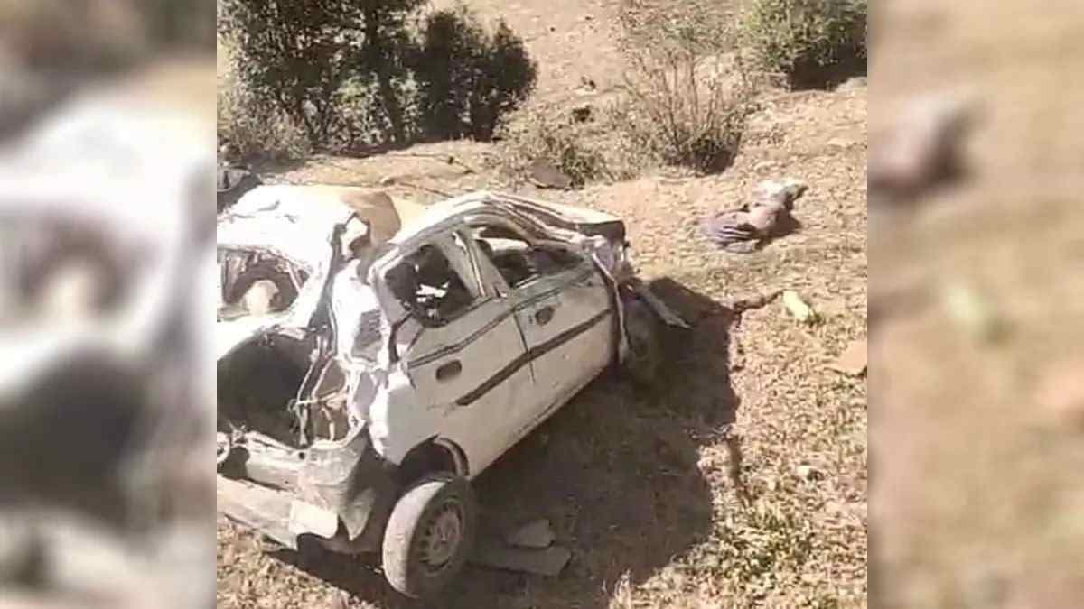 शादी के जश्न में मातम पसरा! 5 बारातियों की हादसे में मौत, 700 मीटर गहरी खाई में गिरी कार