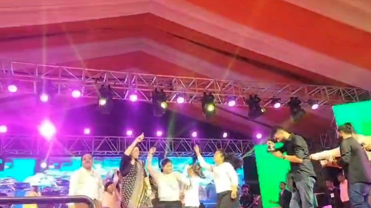 Viral Video : SDM का वीडियो वायरल, 'लंदन ठुमकदा' पर लगाए ठुमके; हर कोई हैरान