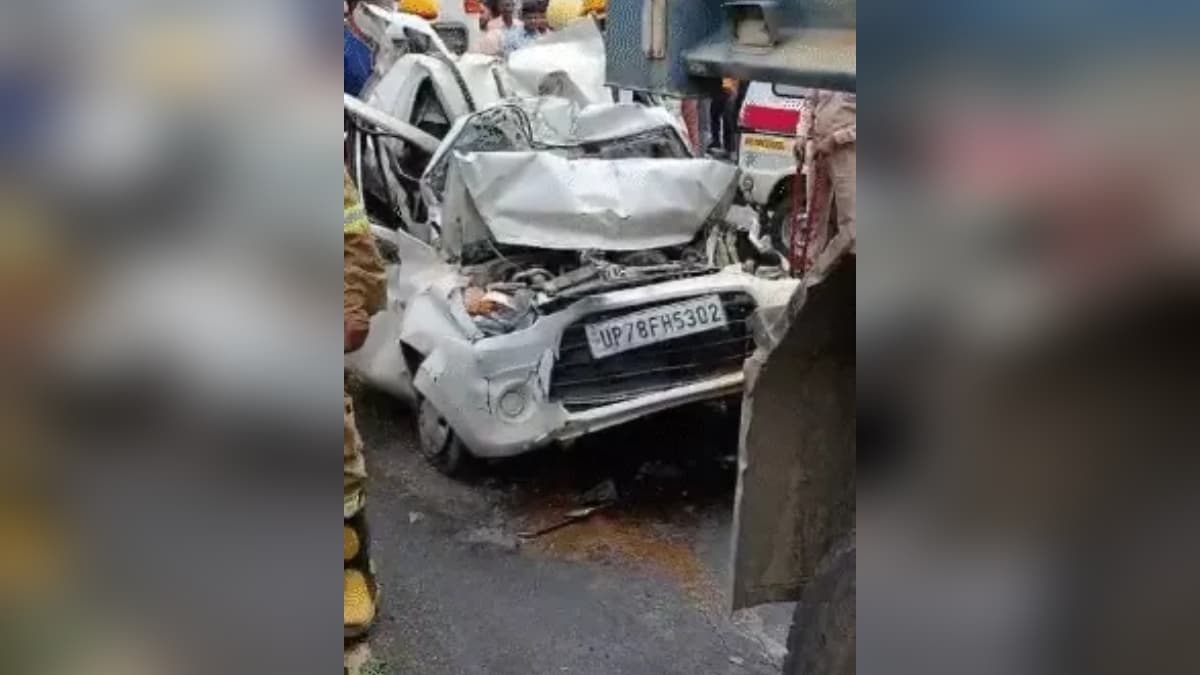 4 काॅलेज स्टूडेंट समेत 5 की मौत, दरवाजे-छत काट कर निकाले शव, कानपुर में भीषण सड़क हादसा