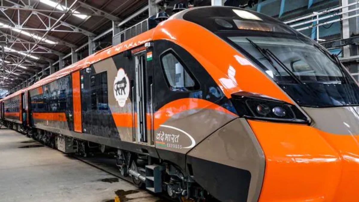 Vande Bharat Express आज दिल्ली से पटना रवाना, जानें किराया, समय से लेकर सबकुछ
