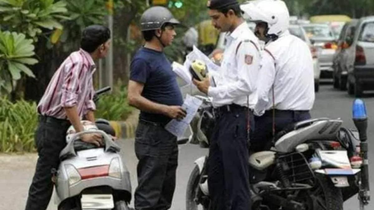 बाइक-स्कूटर वाले सावधान! हेलमेट पहना तो भी कटेगा चालान, ट्रैफिक नियम देखकर ही करें बेस्ट का चयन
