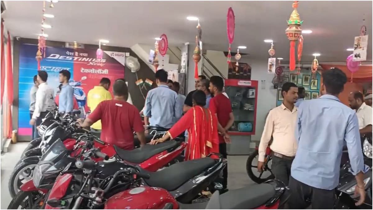 3.75 लाख से ज्यादा लोगों ने खरीदी ये सस्ती बाइक, Honda Shine और Activa भी हुए फेल