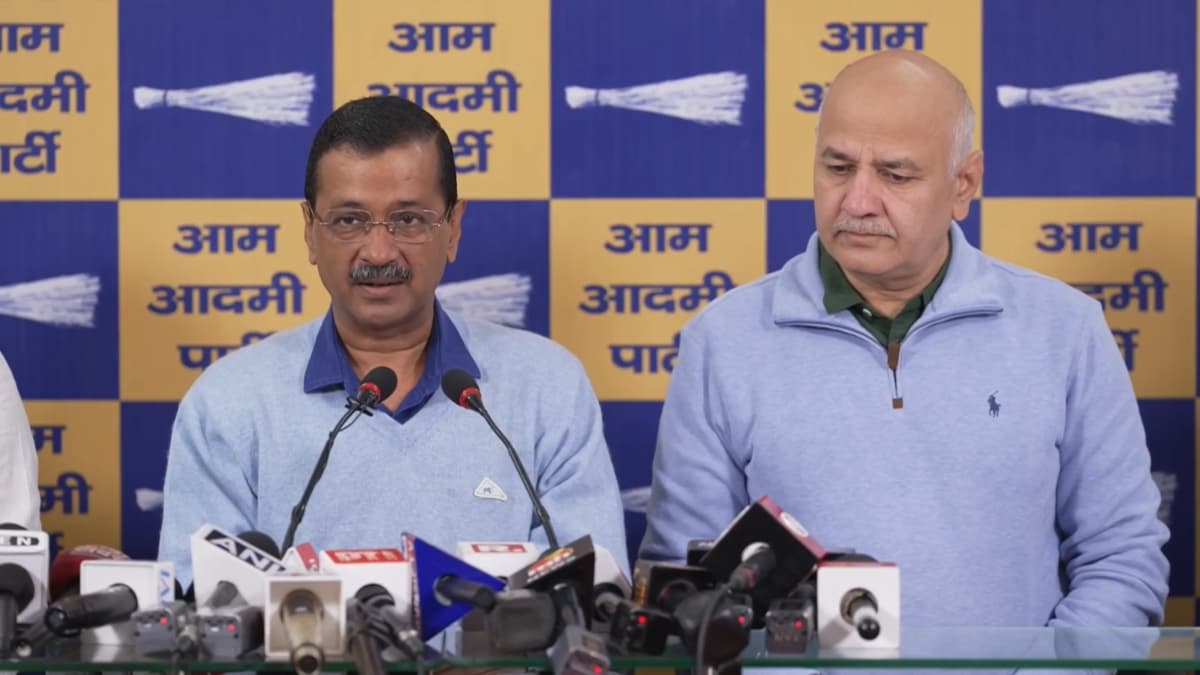 'दिनदहाड़े गैंगवार', केजरीवाल बोले- 'BJP से दिल्ली नहीं संभल रही', अमित शाह पर साधा निशाना