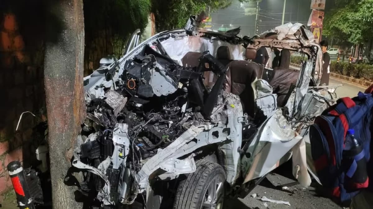 3 लड़कियों समेत 6 की मौत, देहरादून में तेज रफ्तार कार हादसे की शिकार