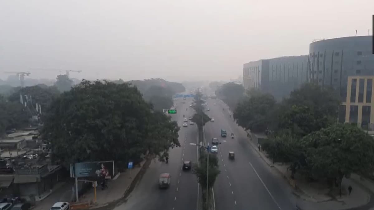 Delhi Air Pollution: दिल्ली के 10 इलाकों में AQI 500, जानें पूरी राजधानी की हवा कैसी?